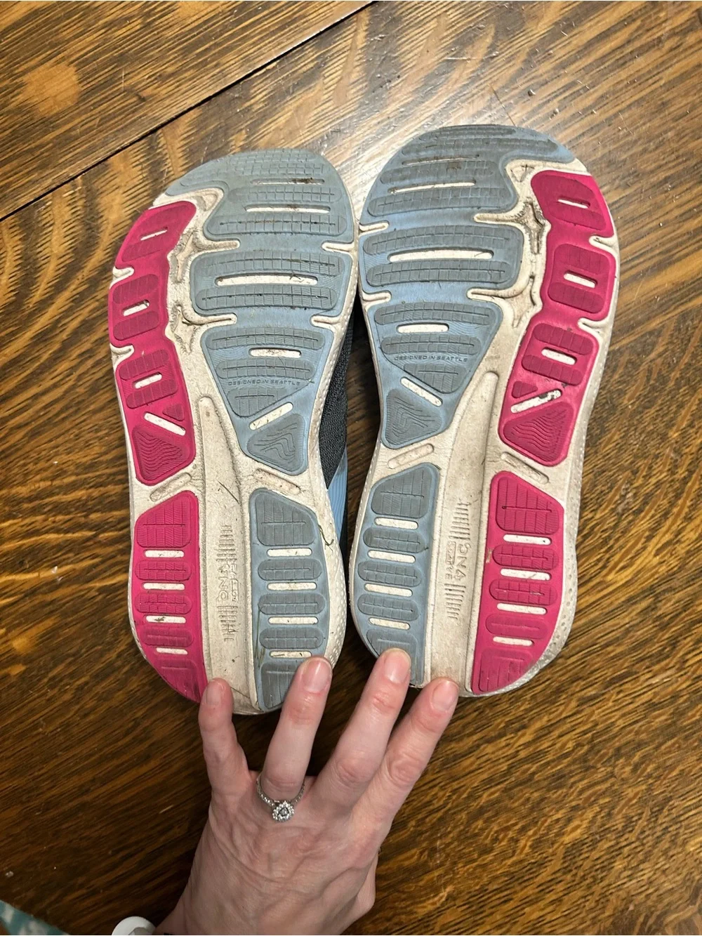 Brooks Ghost Max Women’s Running Shoes Black Pink Blue Size 7 Wide